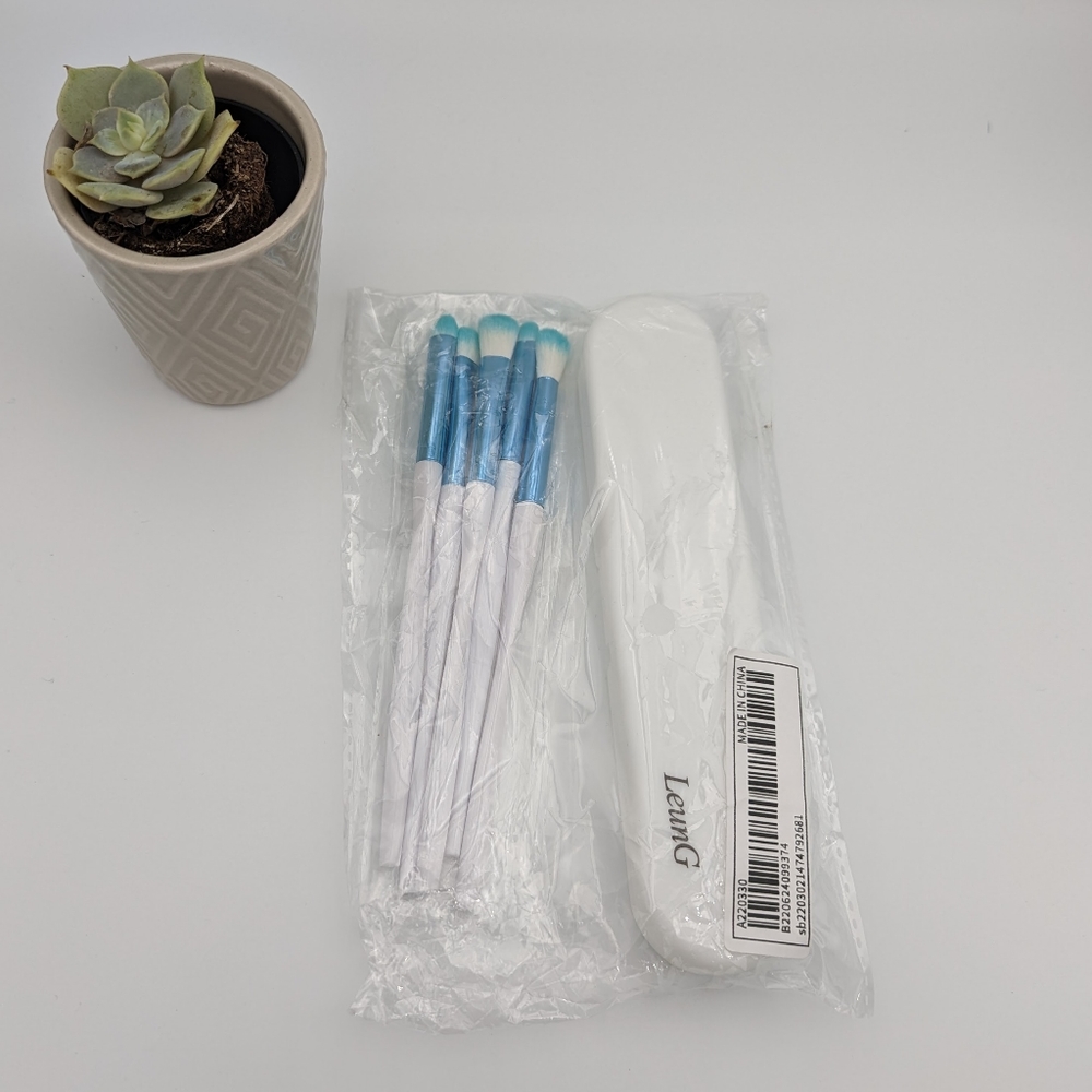 SheIn Set of Makeup Brushes Blue White Travel NWT